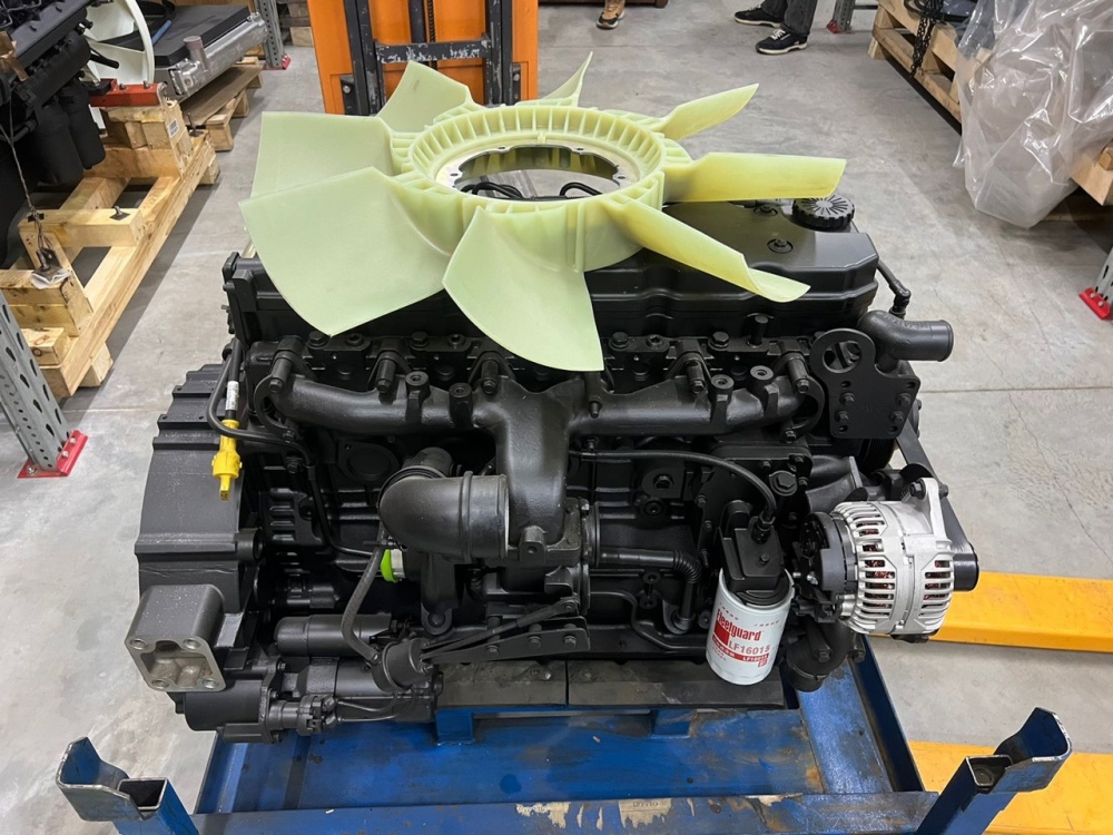Двигатель Cummins ISB6.7E5 300 л.с. Евро 5, со стартером и генератором (Новый ) / Cummins SO75450