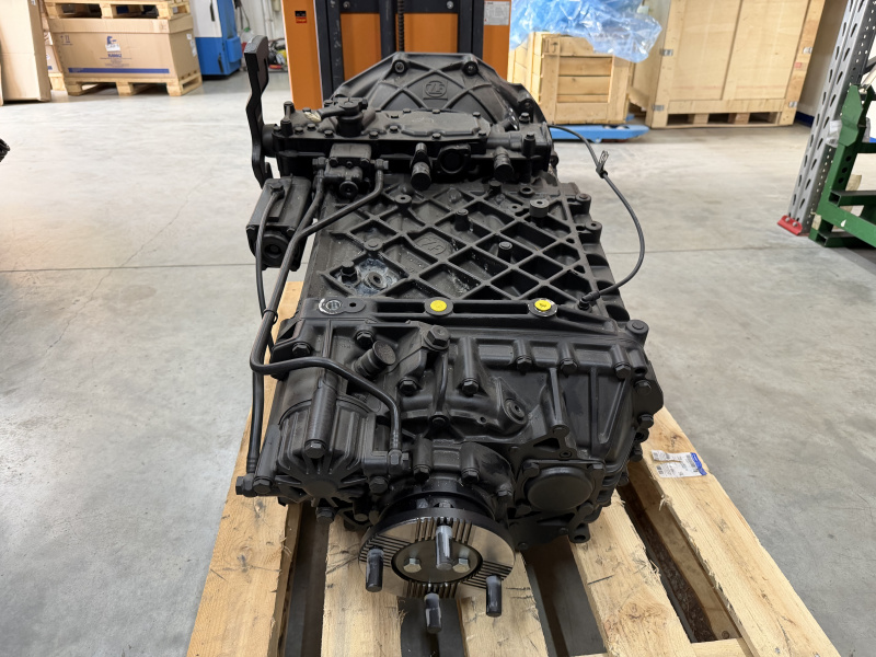 КПП ZF 16S1820 (тросовый привод, без ПГУ) снята с нового силового агрегата / ZF 1341.002.123 